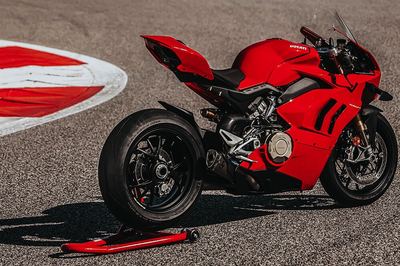 Ducati Panigale V4S — view 2