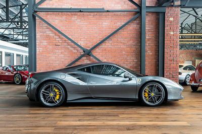 Ferrari 488 — view 2