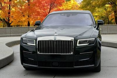 Rolls Royce Ghost — view 2