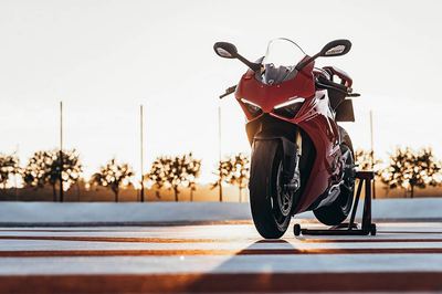 Ducati Panigale V4S — view 4