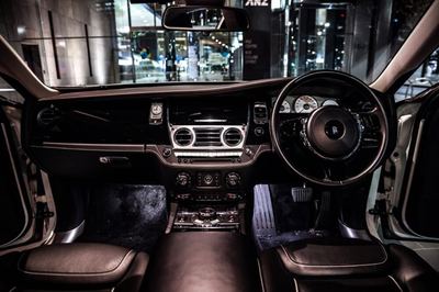 Rolls Royce Ghost — view 4