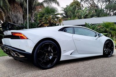 Lamborghini Huracan — view 5