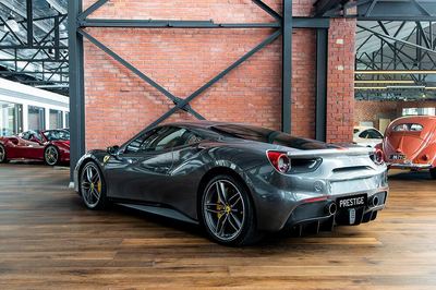 Ferrari 488 — view 6