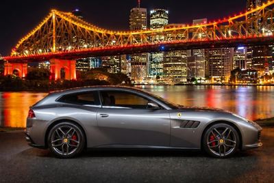 Ferrari GTC4 Lusso — view 6